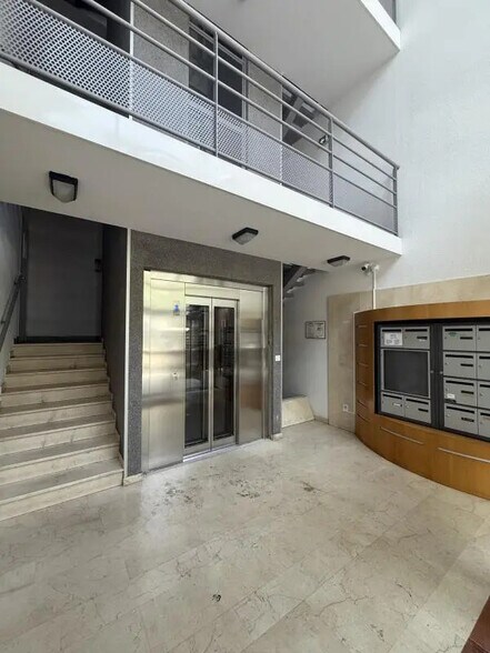 140 Avenue Franklin Roosevelt, Bron for lease - Lobby - Image 2 of 7