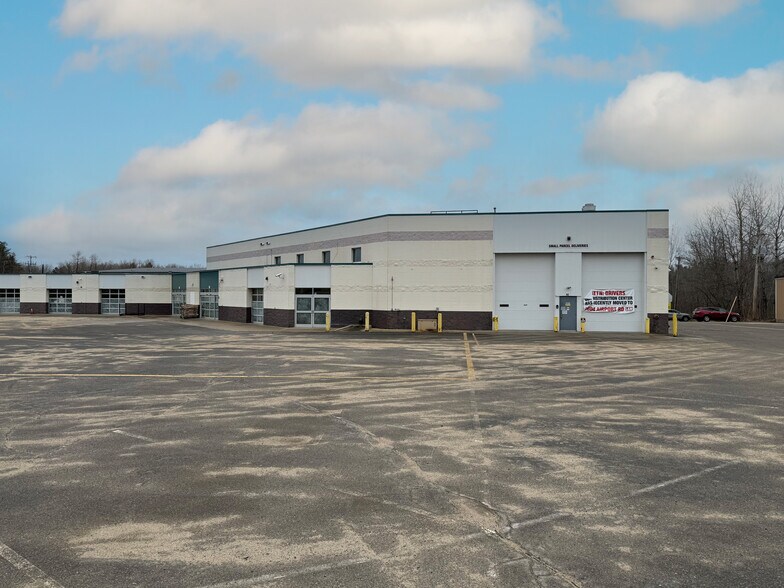 1200 E US Highway 169, Grand Rapids, MN à louer - Photo du bâtiment - Image 2 de 10