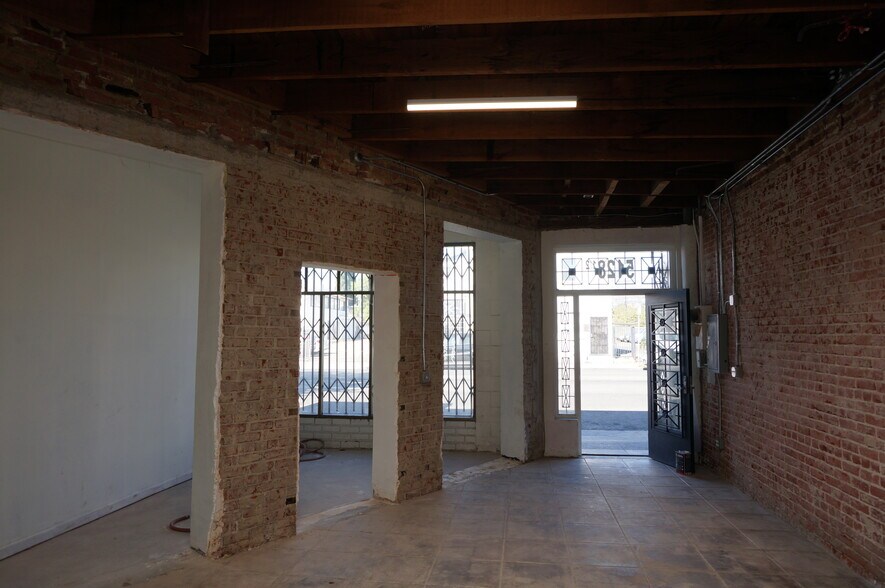 5128 Santa Monica Blvd, Los Angeles, CA à louer - Photo du bâtiment - Image 3 de 6