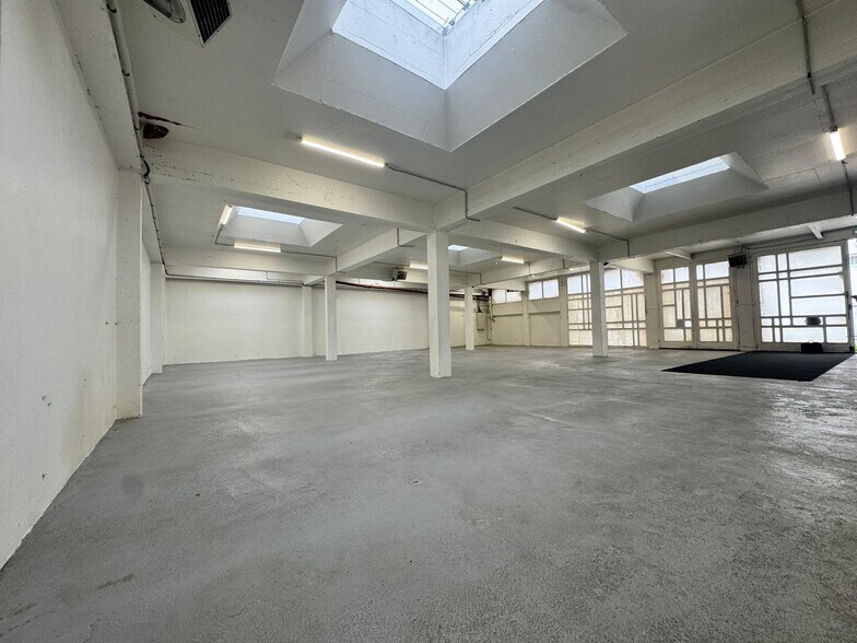 Bureau dans 171 Rue Lecourbe, Paris à louer - Photo du bâtiment - Image 2 de 8