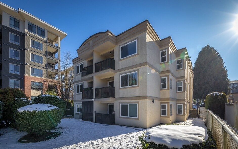 33509 Marshall Rd, Abbotsford, BC for sale - Building Photo - Image 3 of 7