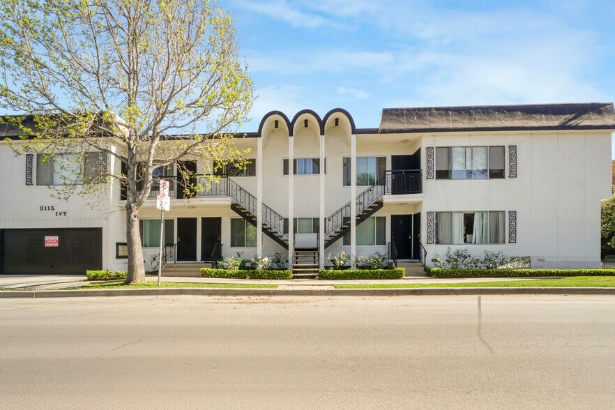 3115 Ivy St, Los Angeles, CA à vendre - Photo du bâtiment - Image 2 de 13
