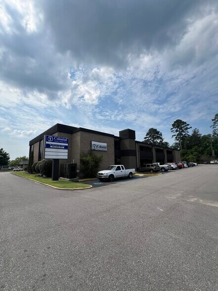4700 Forest Dr, Columbia, SC à louer - Photo du bâtiment - Image 1 de 3