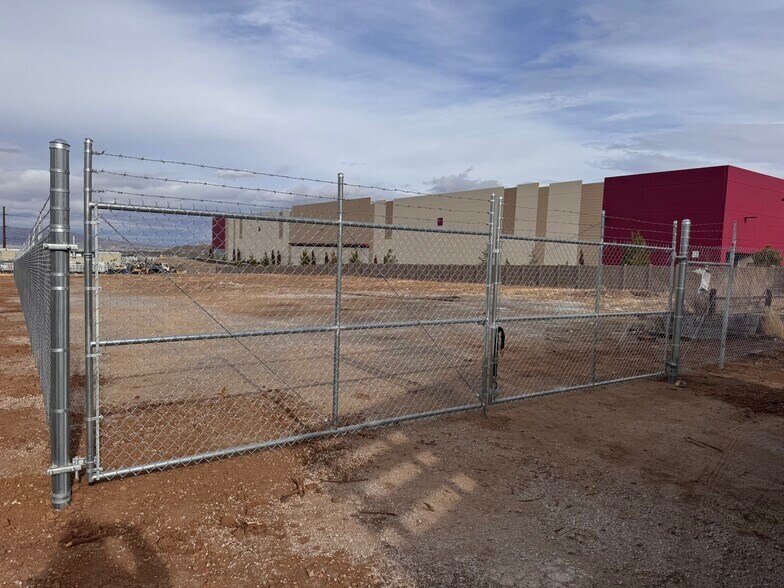 9660 N Virginia St, Reno, NV à louer - Photo du bâtiment - Image 2 de 6