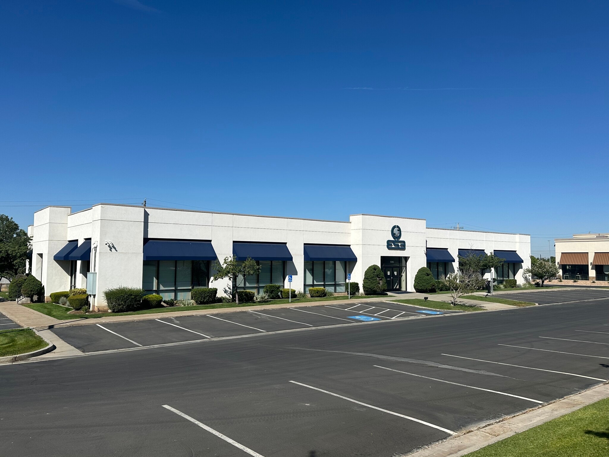 1346 S Legend Hills Dr, Clearfield, UT for lease Building Photo- Image 1 of 7