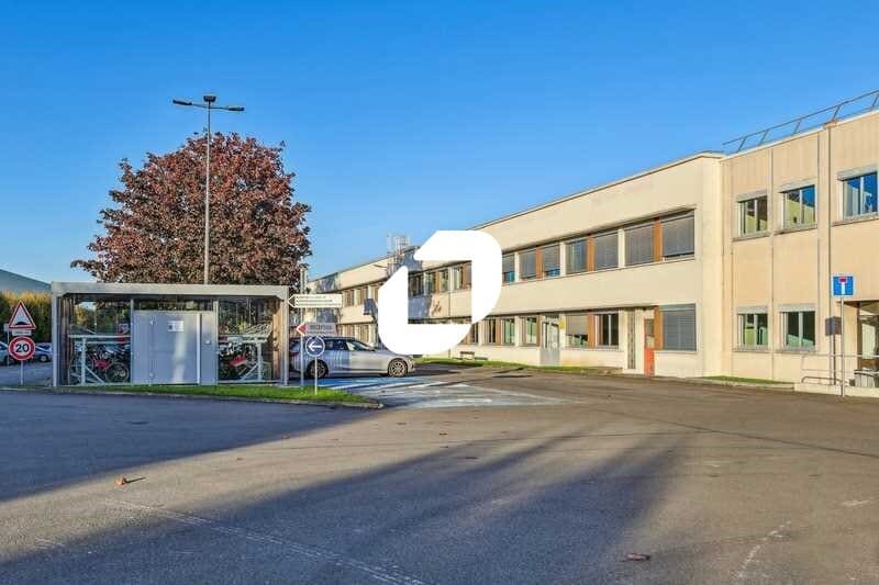 Office in Drancy for lease Building Photo- Image 1 of 9