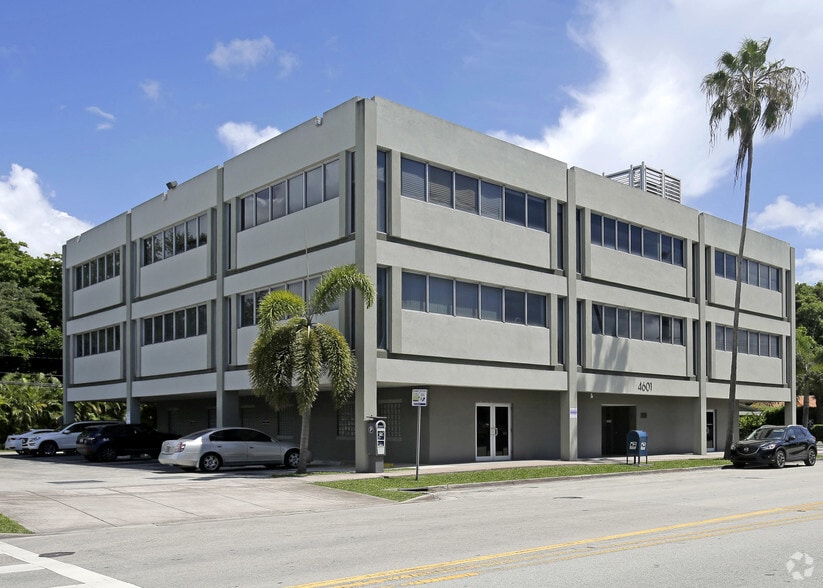 4601 Ponce de Leon Blvd, Coral Gables, FL for lease - Primary Photo - Image 1 of 4