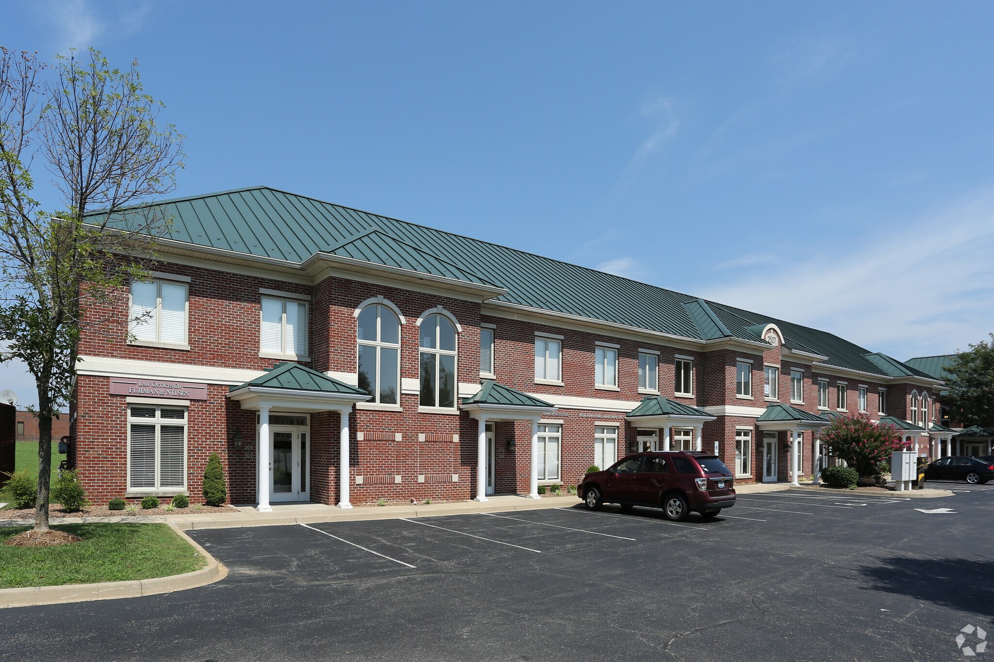 2527 Nelson Miller Pky, Louisville, KY à louer Photo principale- Image 1 de 10