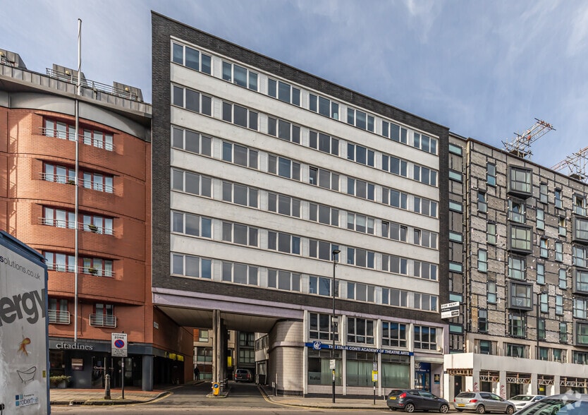 23 Goswell Rd, Londres à louer - Photo du bâtiment - Image 3 de 3