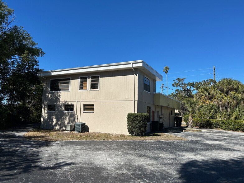 5424 Grand Blvd, New Port Richey, FL à vendre - Photo du bâtiment - Image 3 de 4