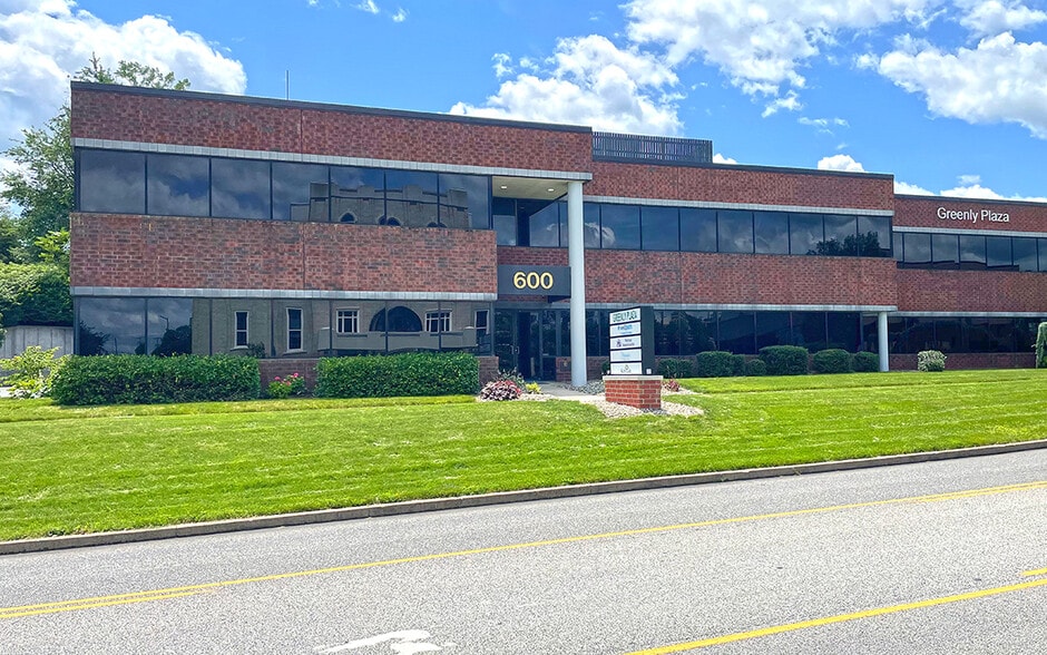 600 N 12th St, Lemoyne, PA à louer - Photo du bâtiment - Image 2 de 15