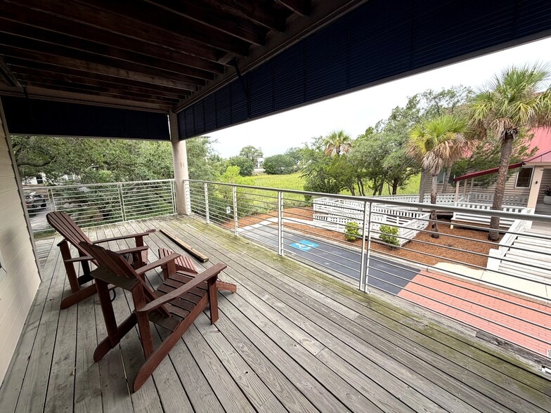 410 Mill St, Mount Pleasant, SC for lease - Building Photo - Image 3 of 11