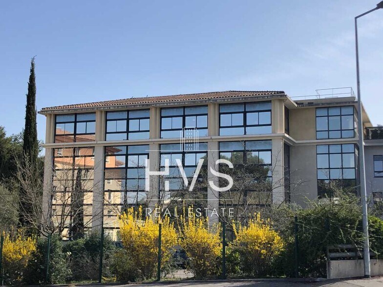 Office in Aix-en-Provence for lease - Building Photo - Image 1 of 21