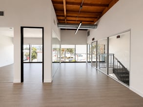 2036-2048 Armacost Ave, Los Angeles, CA à louer Photo intérieure- Image 2 de 8