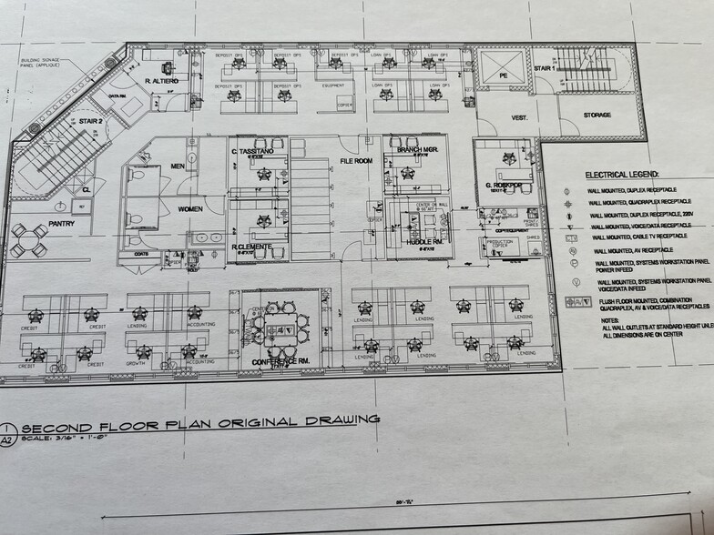 2 Pembroke Pl, Edgewater, NJ à louer - Plan d’étage - Image 2 de 4