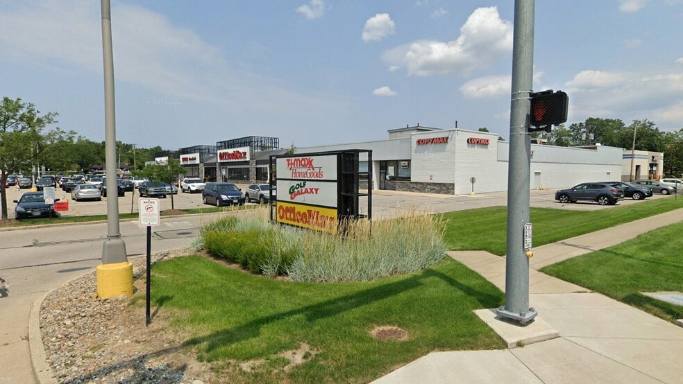 25999 Lorain Rd, North Olmsted, OH for lease - Primary Photo - Image 1 of 4