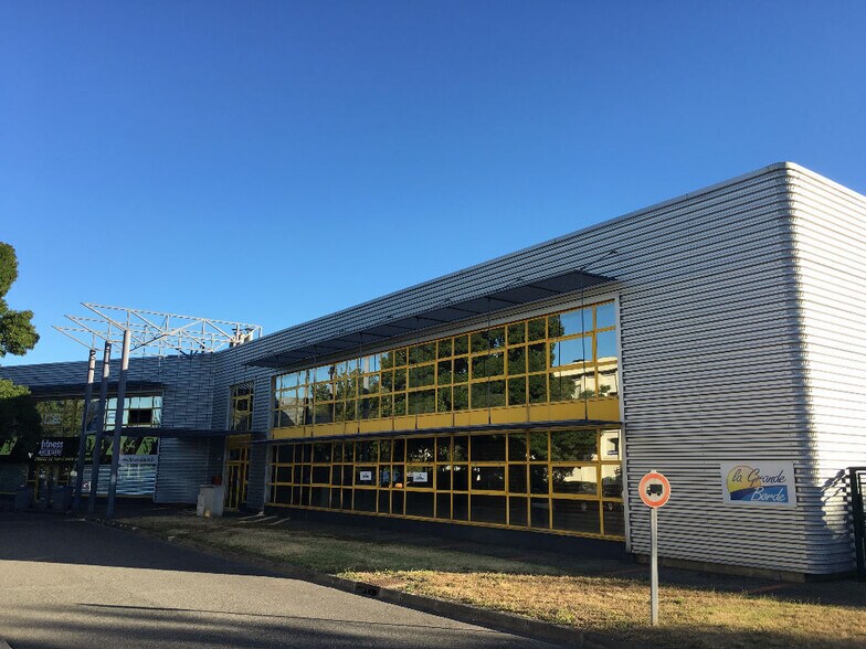 Retail in Labège for lease - Building Photo - Image 3 of 3