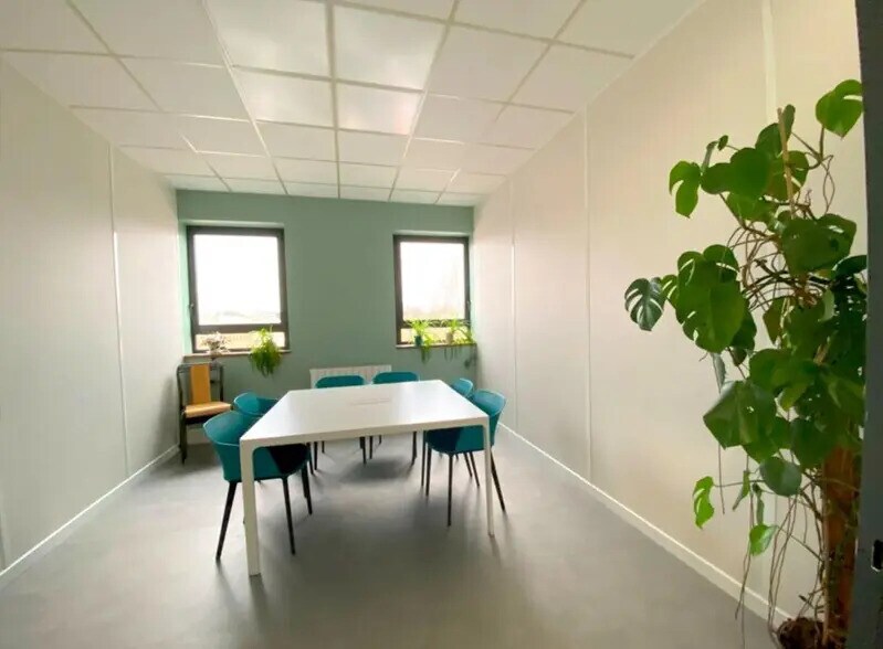 Bureau dans Saint-Germain-en-Laye à louer - Photo intérieure - Image 2 de 13