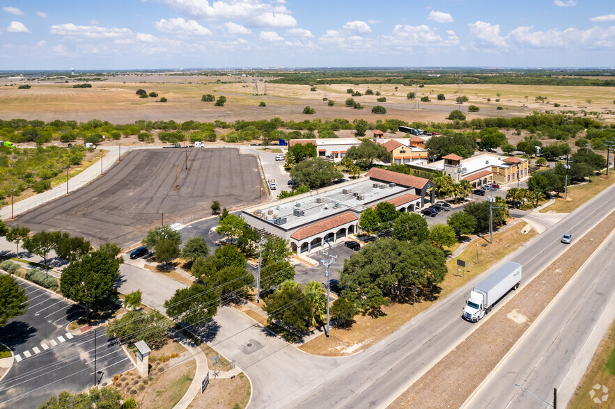 15511 Applewhite Rd, San Antonio, TX à louer - Aérien - Image 3 de 8