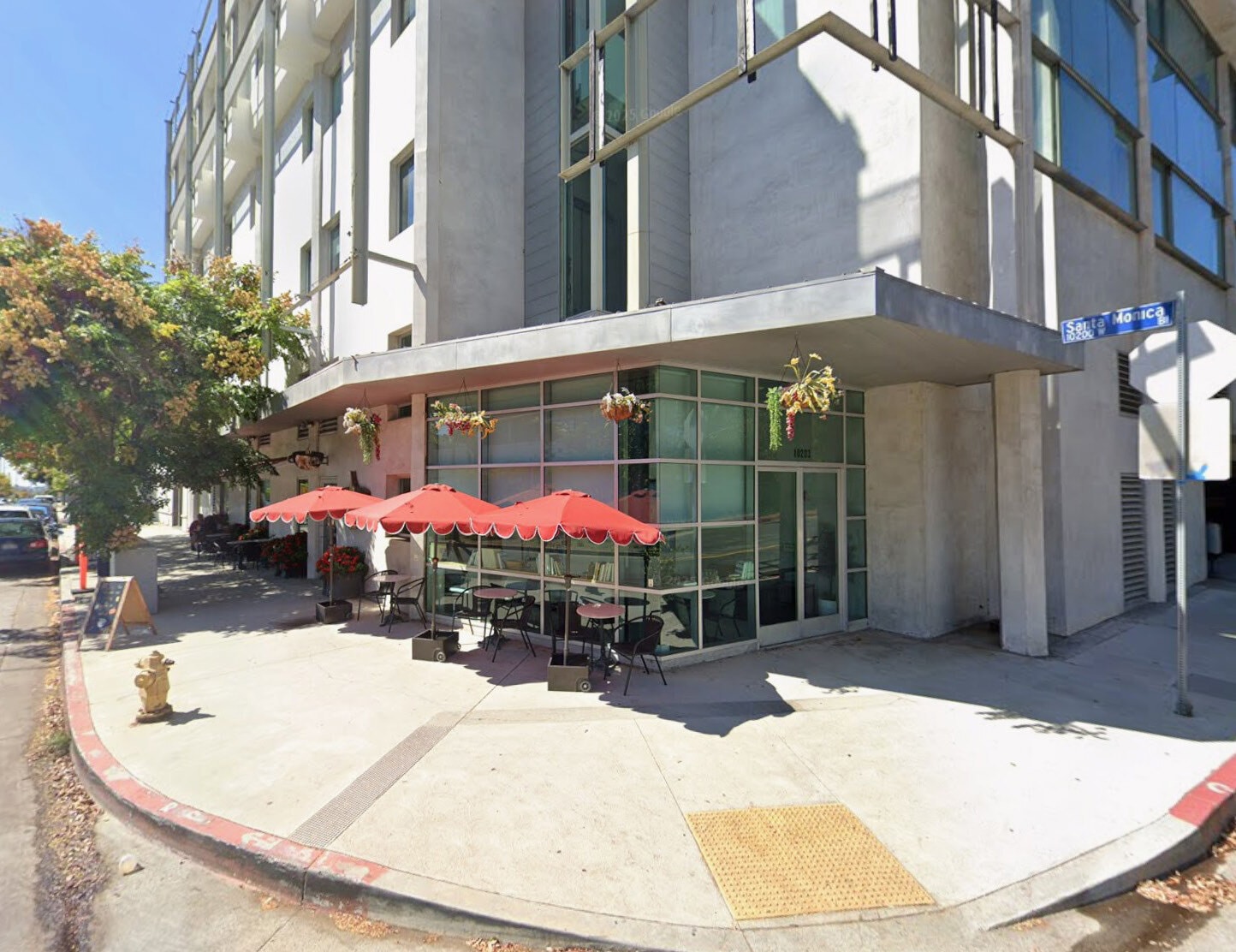 10203 Santa Monica Blvd, Los Angeles, CA for lease Primary Photo- Image 1 of 9