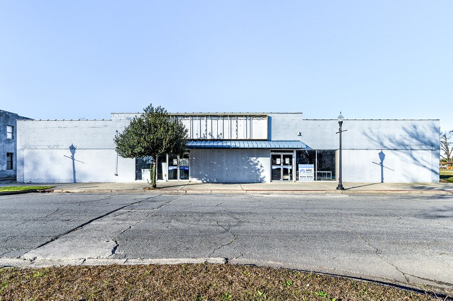 301 E Church St, Fort Valley, GA for lease - Building Photo - Image 1 of 27