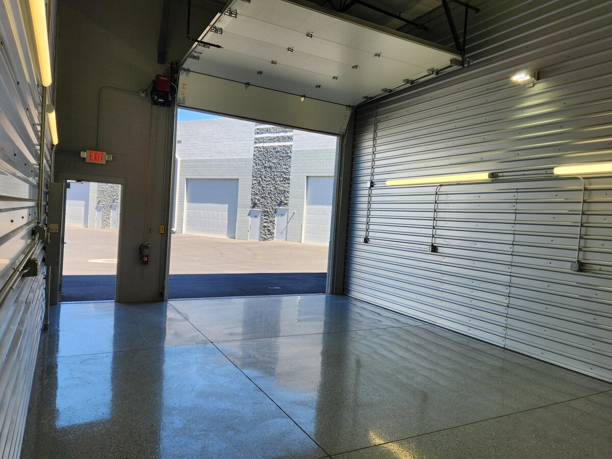 31606 N Cave Creek Rd, Cave Creek, AZ 85331 - Unité F-103 -  - Photo intérieure - Image 2 of 4