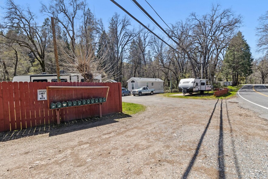 21581 Phoenix Lake Rd, Sonora, CA for sale - Building Photo - Image 2 of 7