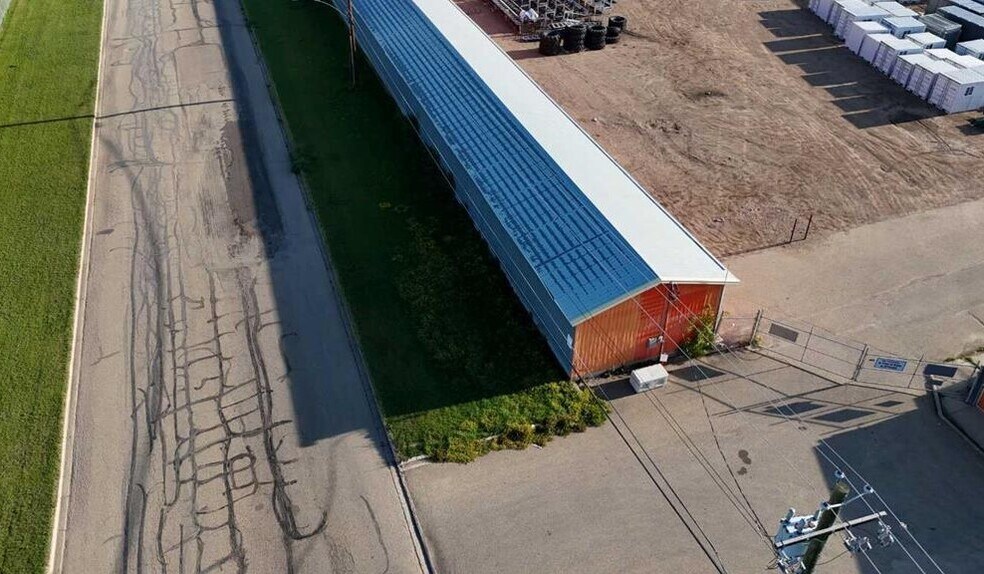 6103 54 St, Ponoka, AB à vendre - Photo du bâtiment - Image 2 de 9