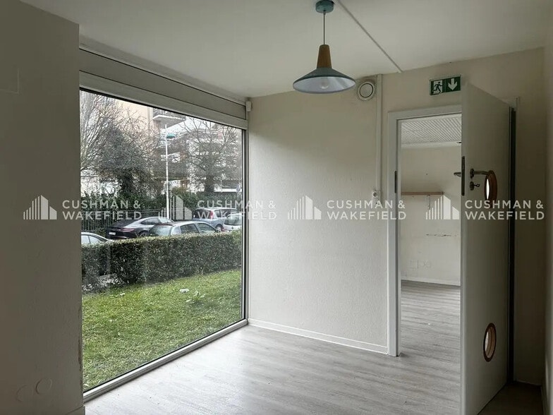 Office in Strasbourg for lease - Interior Photo - Image 3 of 11