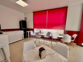 Retail in Sant Carles de la Ràpita, Tarragona for lease Interior Photo- Image 2 of 10