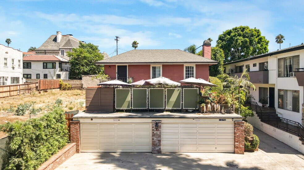 1276 N Sweetzer Ave, West Hollywood, CA à vendre - Photo du bâtiment - Image 1 de 51