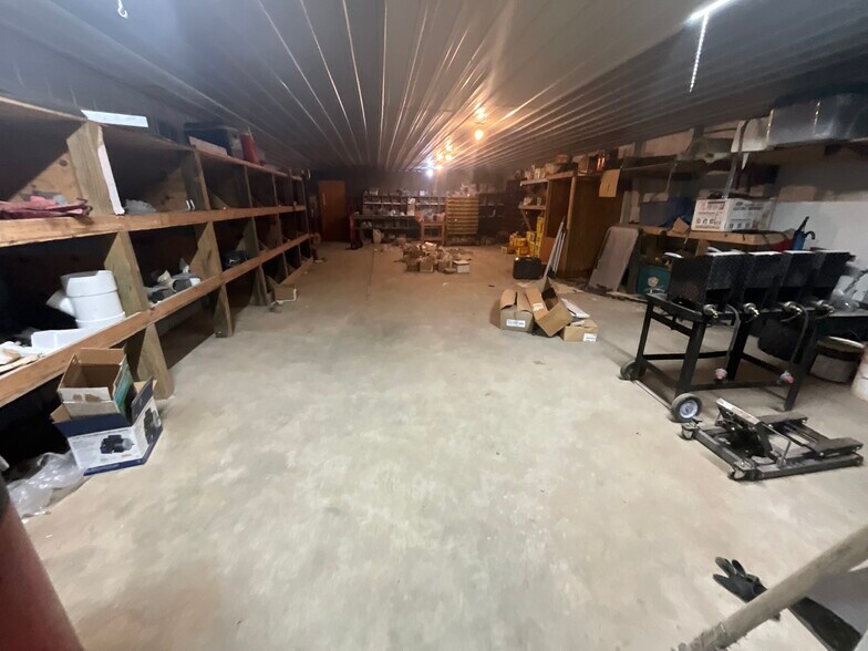 705 Thomas St, Iuka, IL for sale - Building Photo - Image 3 of 21