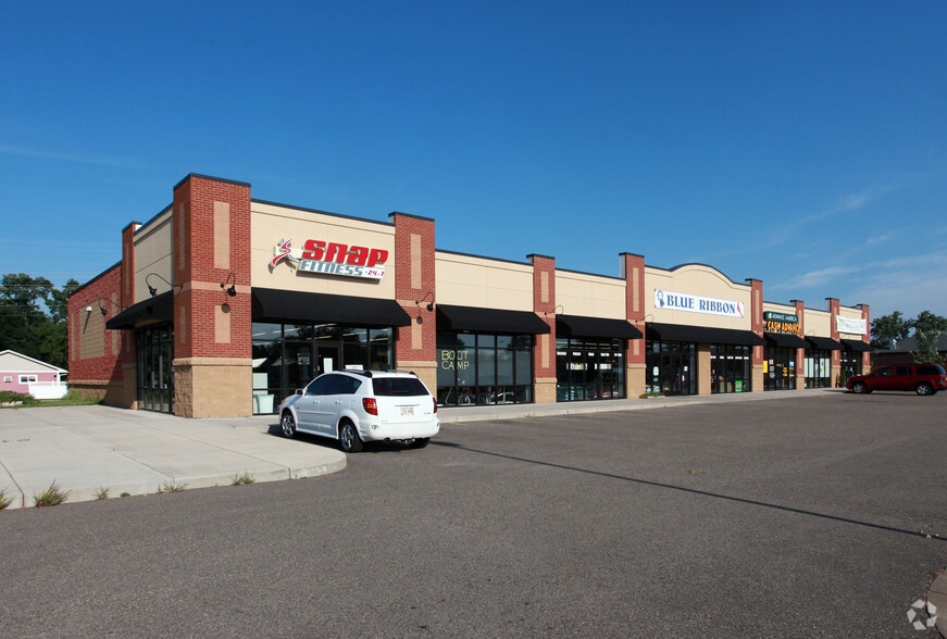 575 N Knowles Ave, New Richmond, WI for lease - Building Photo - Image 2 of 4