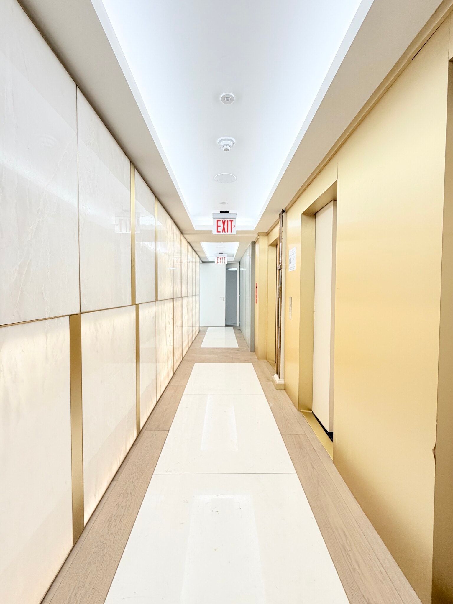 5 E 57th St, New York, NY for lease Interior Photo- Image 1 of 9