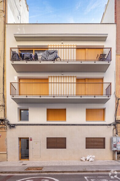 Multifamily in Barcelona, Barcelona for sale - Primary Photo - Image 1 of 2