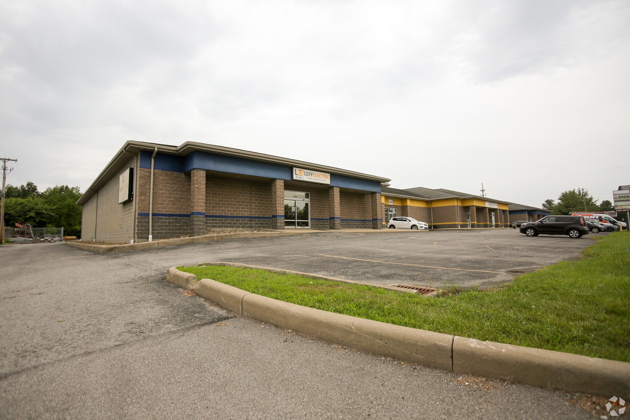 1092-1112 N Meridian Rd, Youngstown, OH à vendre Photo principale- Image 1 de 25