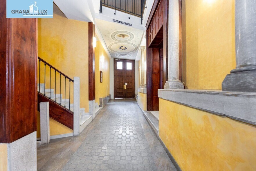 Retail in Granada, Granada for sale - Lobby - Image 3 of 17