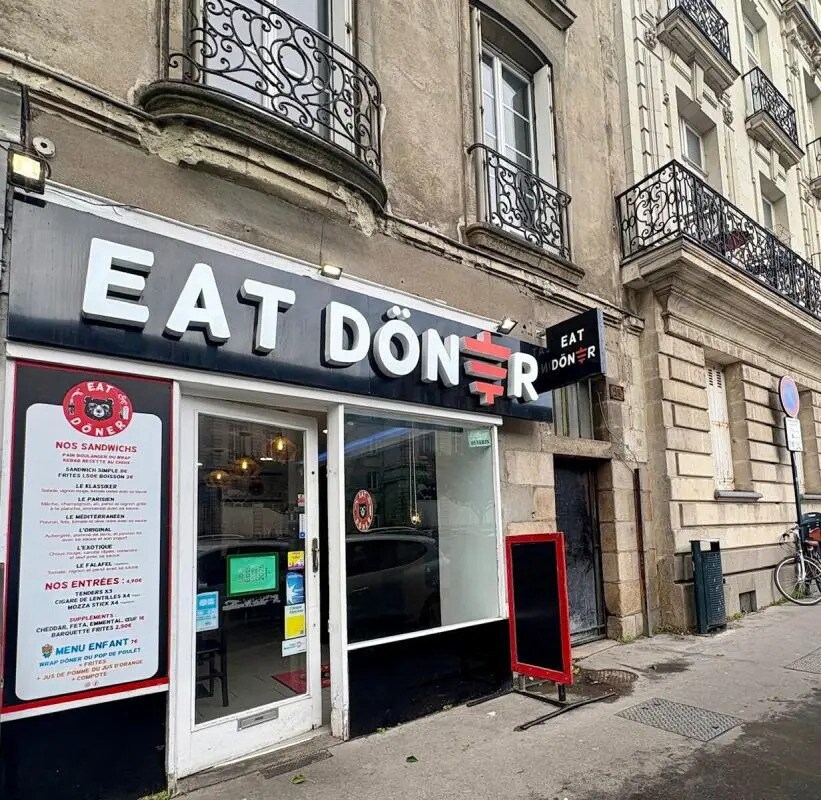 Commerce de détail dans Nantes à vendre Photo du bâtiment- Image 1 de 6