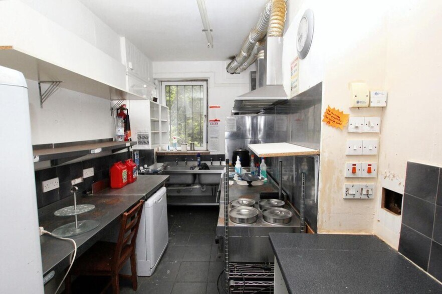 16 East Main St, Broxburn à vendre - Photo du bâtiment - Image 3 de 10