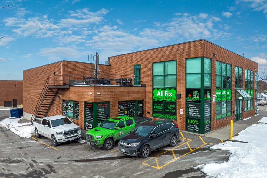 75-99 Ingram Dr, Toronto, ON à louer - Photo du bâtiment - Image 2 de 6