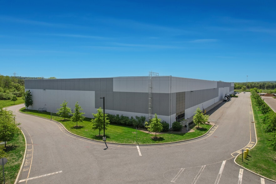 100 Performance Dr, Mahwah, NJ for lease - Building Photo - Image 3 of 24