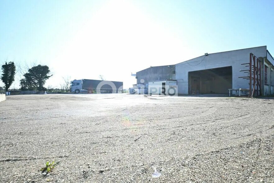 Flex in Saint-Pierre-de-Chandieu for lease - Building Photo - Image 3 of 12