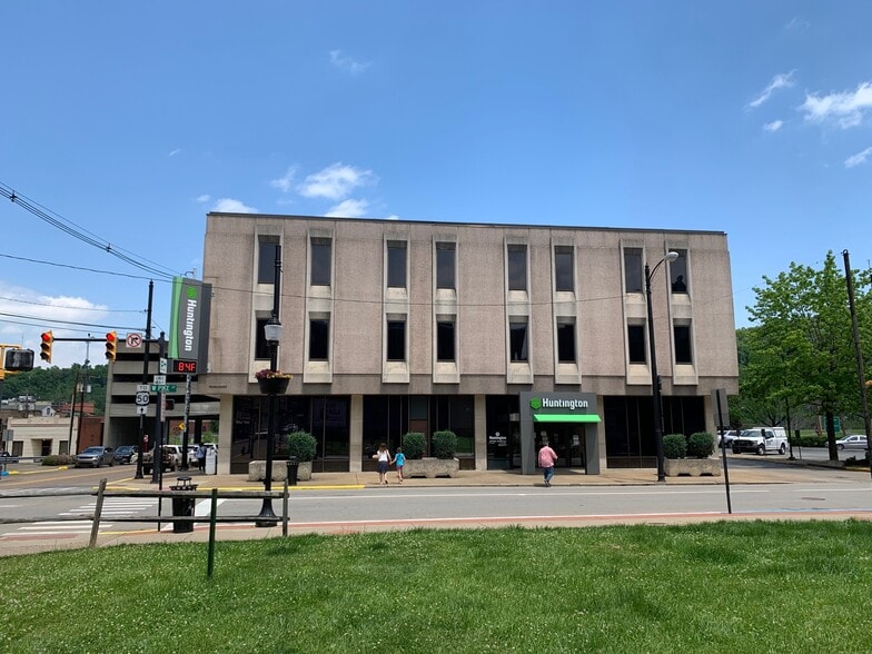 230 W Pike St, Clarksburg, WV à louer - Photo du bâtiment - Image 1 de 5