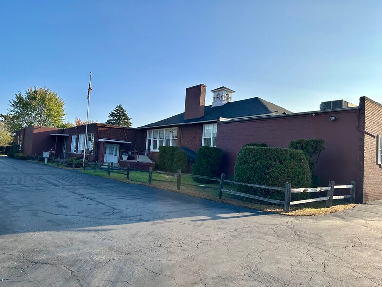 2059 N Monroe St, Monroe, MI à louer - Photo du bâtiment - Image 2 de 28