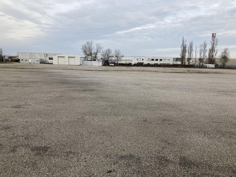 196 Chemin Du Lortaret, Saint-Priest for lease - Building Photo - Image 1 of 4