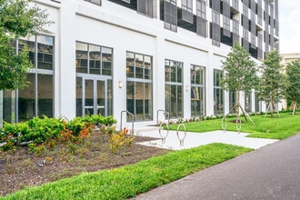 201 17th St S, Saint Petersburg, FL for lease Interior Photo- Image 2 of 12