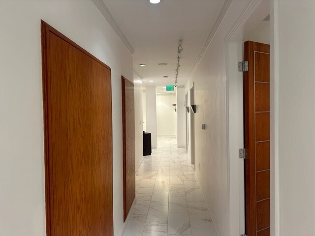 11600 Wilshire Blvd, Los Angeles, CA à louer - Photo du bâtiment - Image 3 de 23