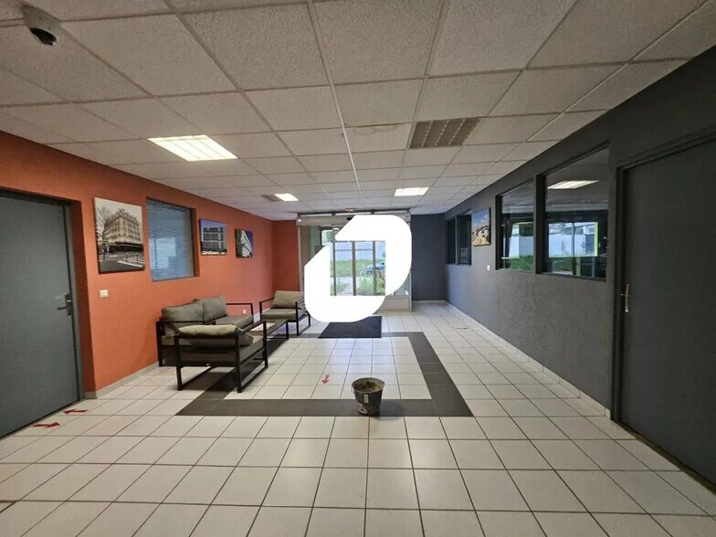 Land in Dammarie-les-Lys for sale - Lobby - Image 1 of 3