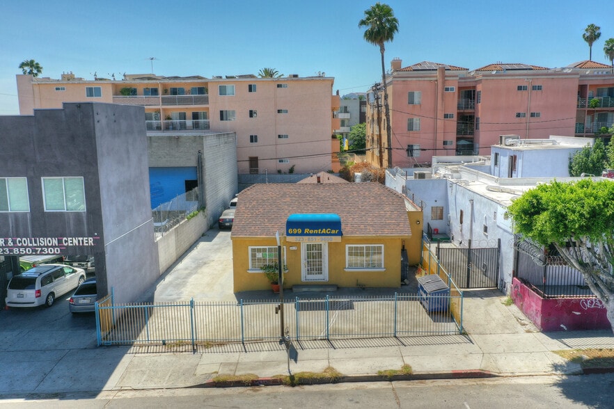 1415 N La Brea Ave, Los Angeles, CA for lease - Primary Photo - Image 1 of 15