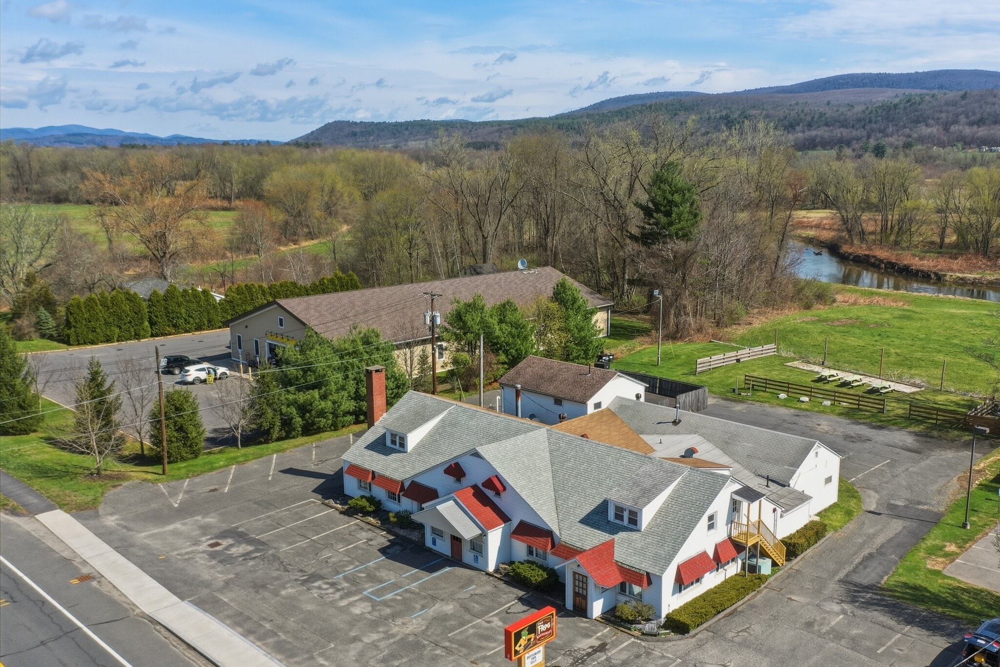 650 N Main St, Sheffield, MA for sale Primary Photo- Image 1 of 25